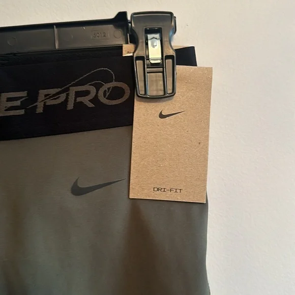 New!! Nike Pro Women’s bike shorts - Picture 3 of 7